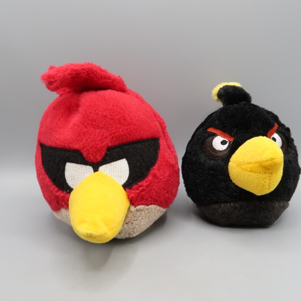 Angry Birds Black Mojo & Space Red Bird Lot of 2 Commonwealth Plush Stuffed Toys